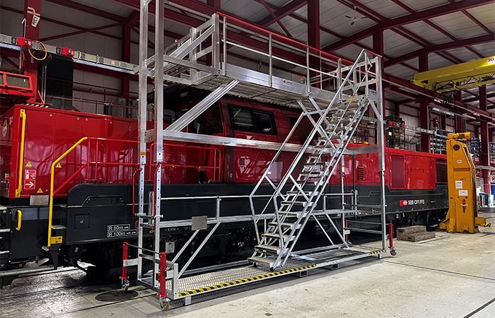 f892200579-plateforme-acces-toiture-train-700x450px f892200579-plateforme-acces-toiture-train-700x450px